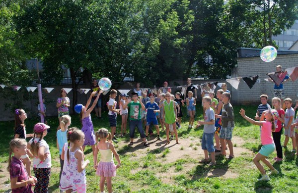 Stovykloje vaikai keliavo aplink pasaulį