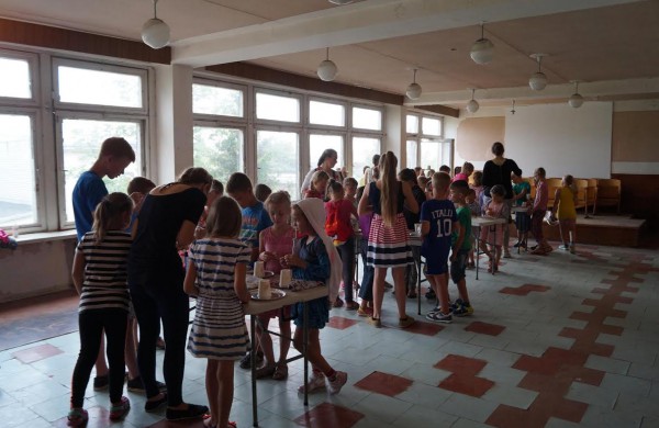 Stovykloje vaikai keliavo aplink pasaulį