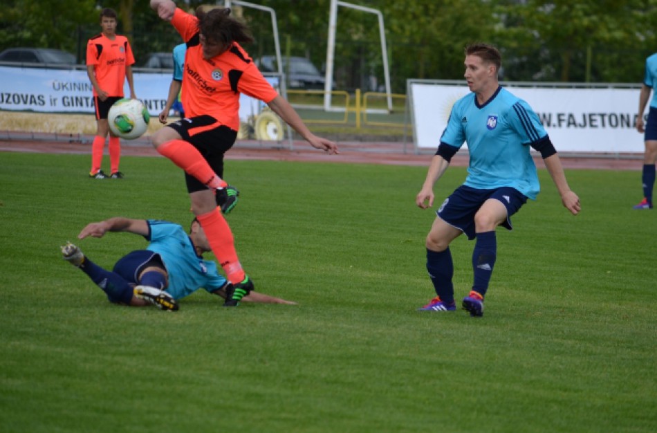 Antrosios Jonavos futbolininkų lygiosios - su „Šilutės“ klubu