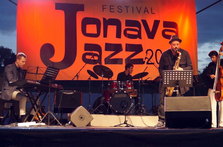 Skaistusis rajono mesijas?