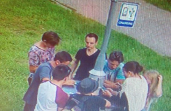 Dovana miestui – daugiafunkcinė stotelė su galimybe įkrauti telefonus, pasinaudoti internetu, pripūsti dviračių padangas