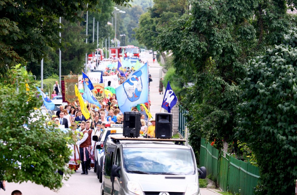 Jonavos gimtadienį plovęs lietus šventinės nuotaikos nesugadino