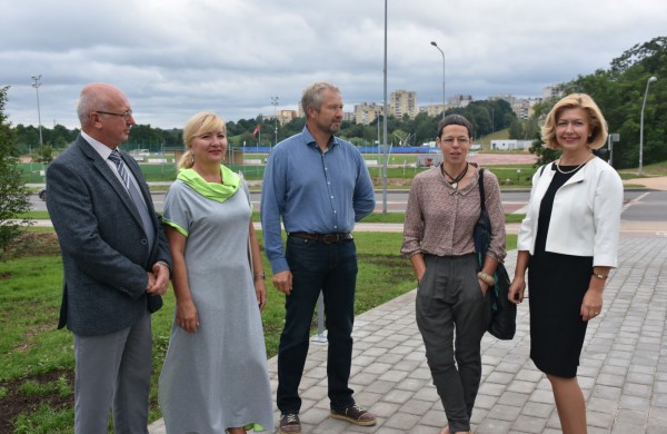 Jonavos gimtadienį plovęs lietus šventinės nuotaikos nesugadino