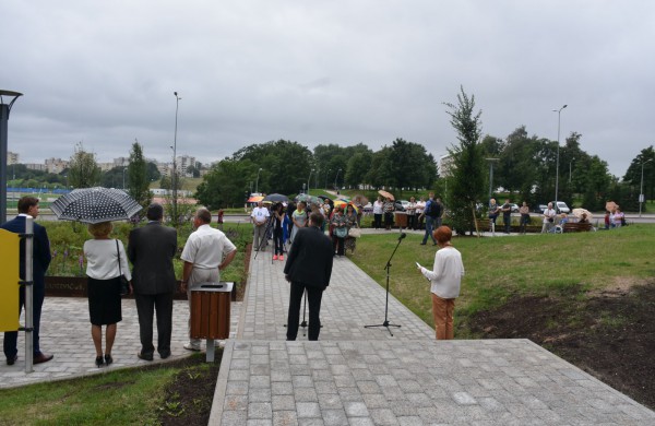 Jonavos gimtadienį plovęs lietus šventinės nuotaikos nesugadino