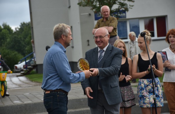 Jonavos gimtadienį plovęs lietus šventinės nuotaikos nesugadino