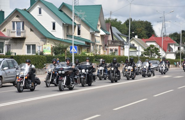 Jonavos gimtadienį plovęs lietus šventinės nuotaikos nesugadino