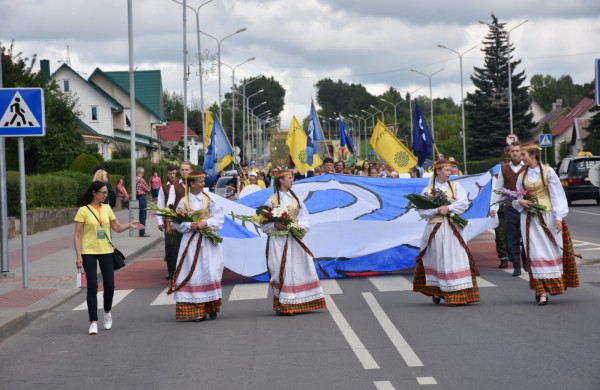 Jonavos gimtadienį plovęs lietus šventinės nuotaikos nesugadino