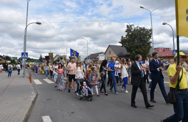 Jonavos gimtadienį plovęs lietus šventinės nuotaikos nesugadino
