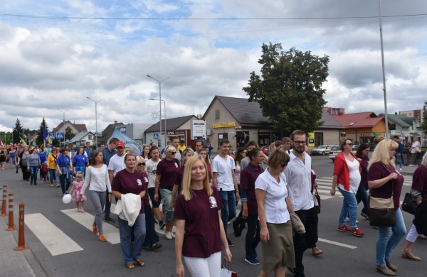 Jonavos gimtadienį plovęs lietus šventinės nuotaikos nesugadino