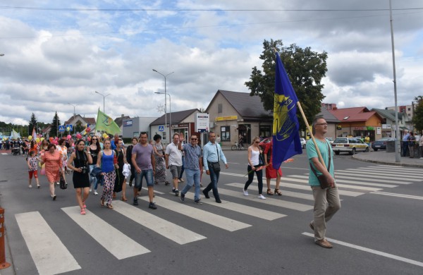 Jonavos gimtadienį plovęs lietus šventinės nuotaikos nesugadino