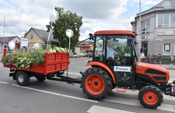 Jonavos gimtadienį plovęs lietus šventinės nuotaikos nesugadino