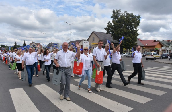 Jonavos gimtadienį plovęs lietus šventinės nuotaikos nesugadino