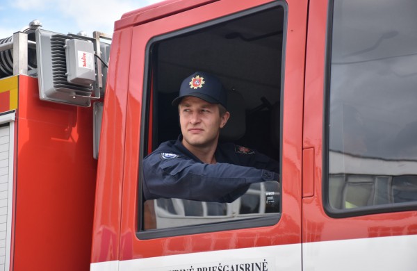 Jonavos gimtadienį plovęs lietus šventinės nuotaikos nesugadino