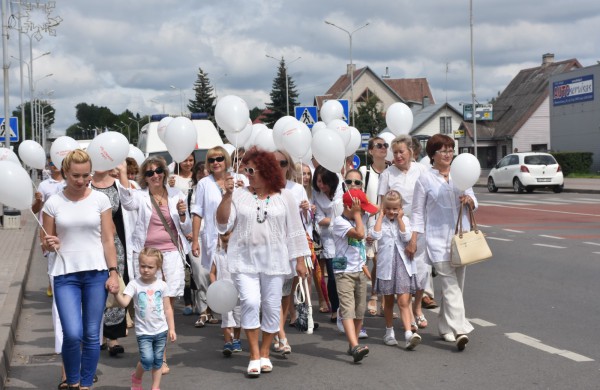 Jonavos gimtadienį plovęs lietus šventinės nuotaikos nesugadino