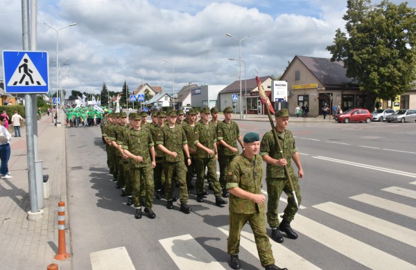 Jonavos gimtadienį plovęs lietus šventinės nuotaikos nesugadino