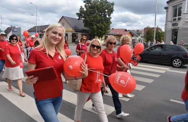 Jonavos gimtadienį plovęs lietus šventinės nuotaikos nesugadino