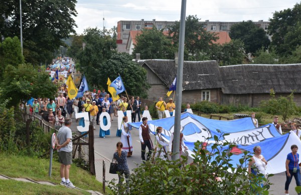 Jonavos gimtadienį plovęs lietus šventinės nuotaikos nesugadino
