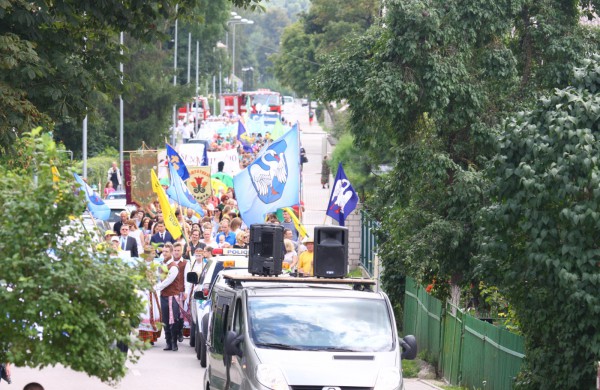 Jonavos gimtadienį plovęs lietus šventinės nuotaikos nesugadino