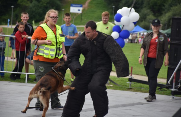 Jonavos gimtadienį plovęs lietus šventinės nuotaikos nesugadino