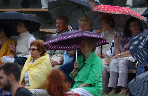 Jonavos gimtadienį plovęs lietus šventinės nuotaikos nesugadino