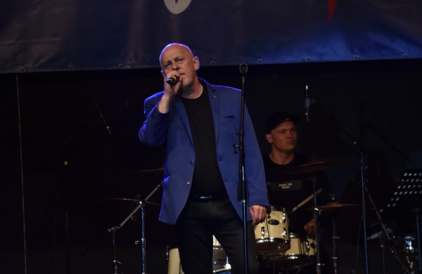 Jonavos gimtadienį plovęs lietus šventinės nuotaikos nesugadino