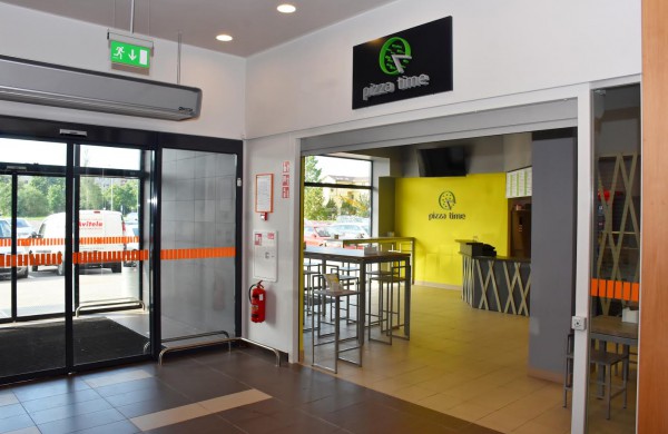 Jonavoje atsidarė „Pizza time“ picerija: kokybė, užsakymai į namus, patrauklus darbo laikas