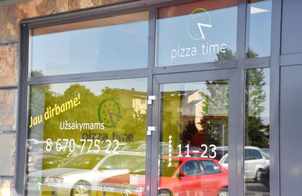 Jonavoje atsidarė „Pizza time“ picerija: kokybė, užsakymai į namus, patrauklus darbo laikas