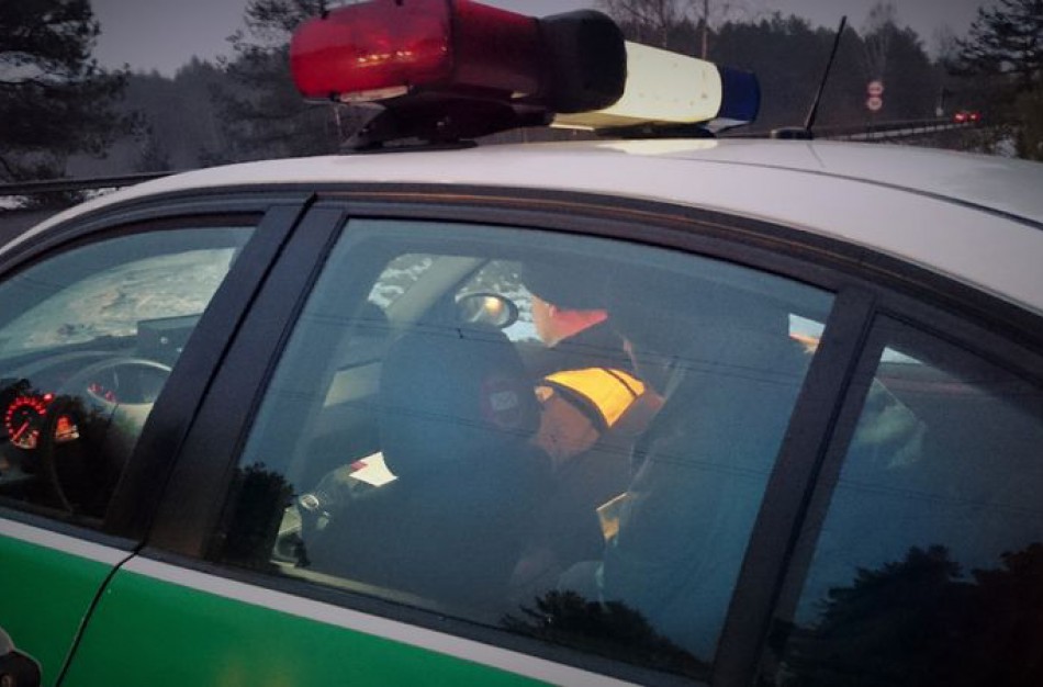 Jonavos rajone daugiau nei 90 km/h viršijęs greitį vairuotojas skubėjo pas mamą