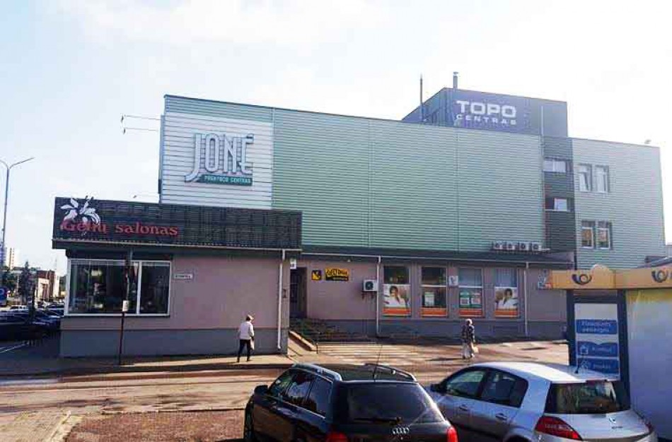 Vienas didžiausių prekybos centrų Jonavoje – be lifto