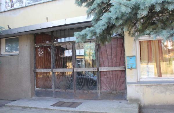 Parduodamas bendrovės „Jonavos paslaugos“ pastatas ir buvęs karinis komisariatas