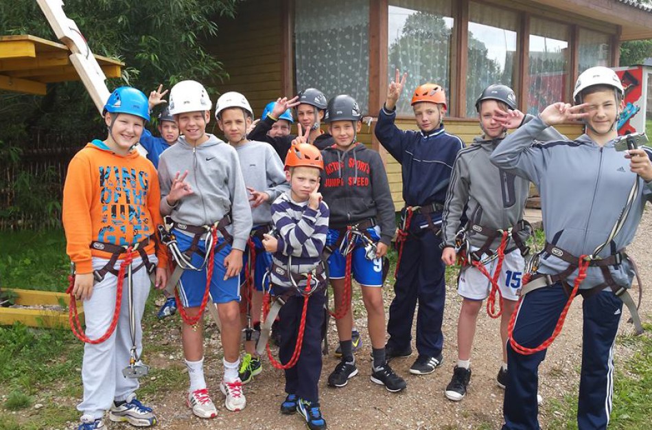 Į stovyklą išvyko beveik šimtas sportininkų