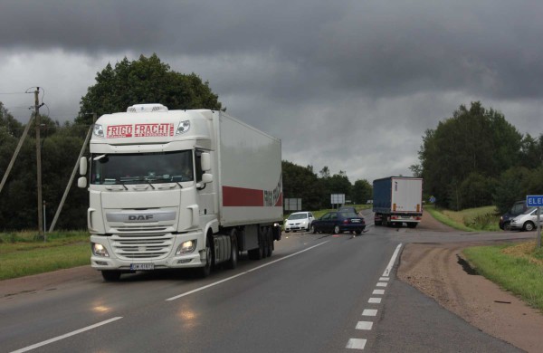 Į avariją patekę vairuotojai: „Policija į eismo įvykį nevažiuoja“