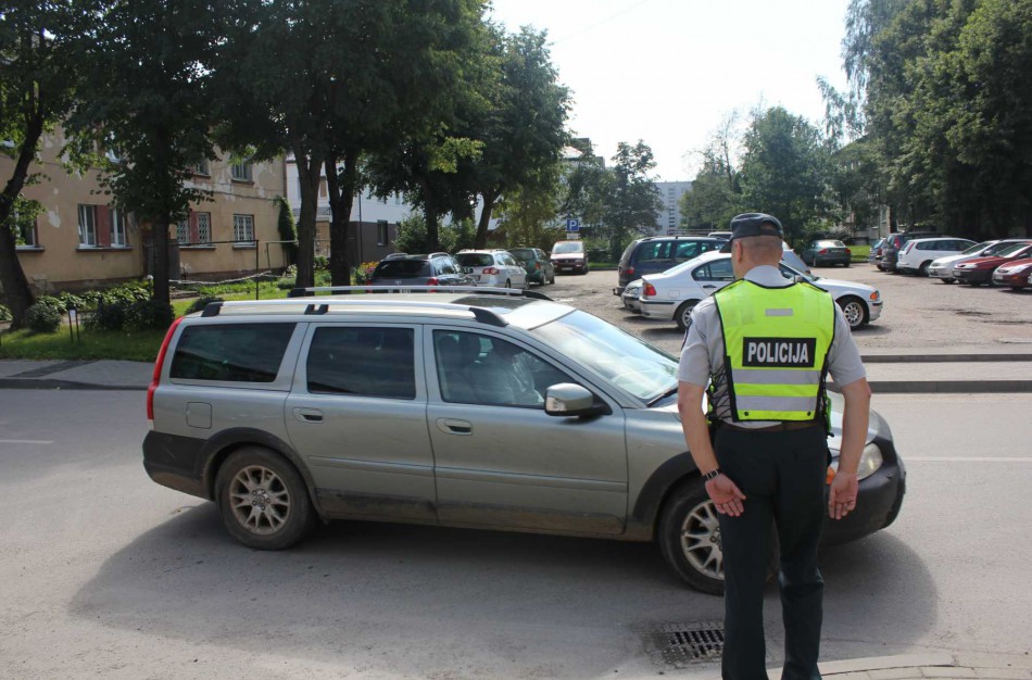 Baudė vairuotojus, sukančius į Klaipėdos gatvę
