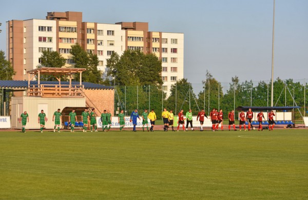 Su „Prelegentais“ Jonavos senjorai pasidalino po tašką
