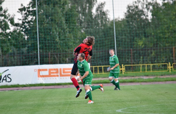 Su „Prelegentais“ Jonavos senjorai pasidalino po tašką