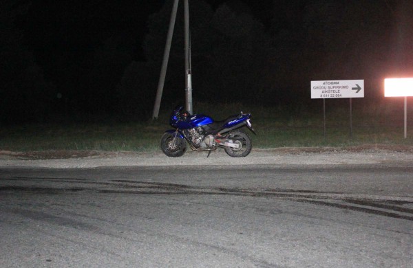 Netoli Jonavos – avarija, susidūrė motociklas ir krovininis automobilis