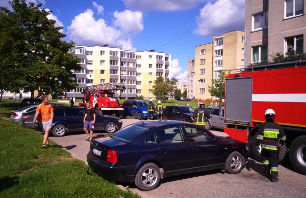 Kopėčiomis – ant stogo ieškoti neblaivaus jonaviečio