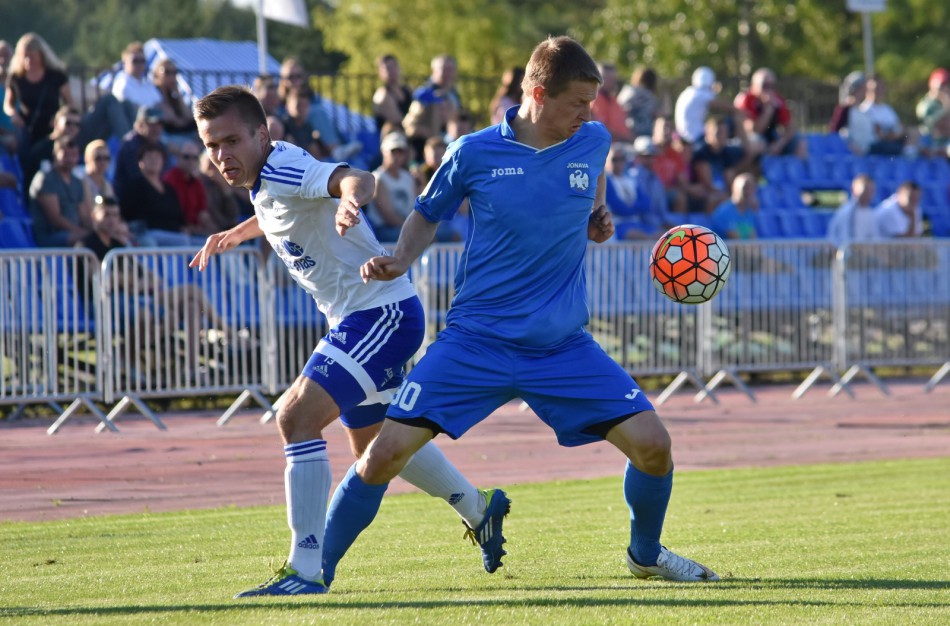 Tikslus Lauryno Stonkaus smūgis atnešė „Lietavai“ pergalę prieš „Utenį“