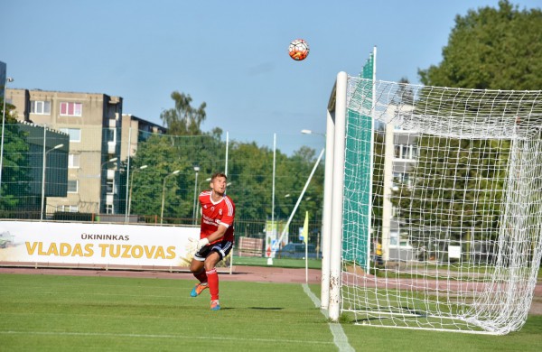 Tikslus Lauryno Stonkaus smūgis atnešė „Lietavai“ pergalę prieš „Utenį“