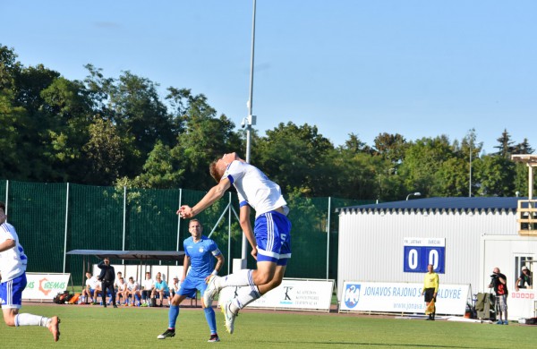 Tikslus Lauryno Stonkaus smūgis atnešė „Lietavai“ pergalę prieš „Utenį“