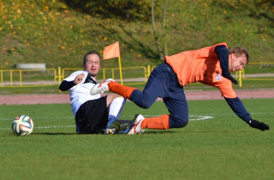 Senjorai žengė pirmąjį žingsnį finalo link