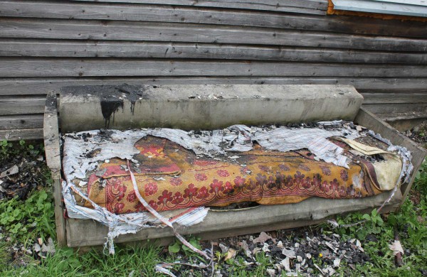 Po gaisro be pastogės likusios šeimos ateitis – neaiški