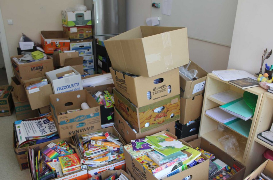 Akcijos metu Jonavoje suaukota daugiau nei 11 tūkst. mokyklinių prekių