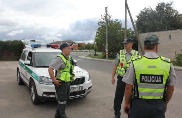 Prie prekybos centro „Norfa“ – policijos reidas