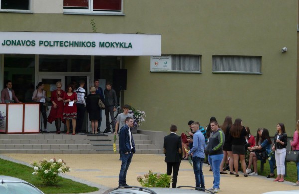 Jonavos mokyklos pasitiko Rugsėjo 1-ąją