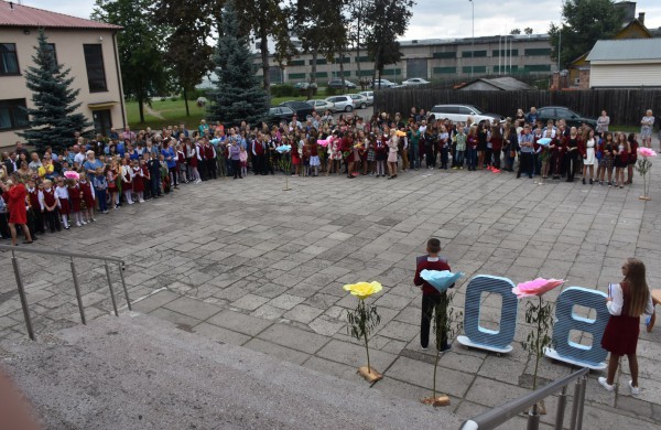 Jonavos mokyklos pasitiko Rugsėjo 1-ąją
