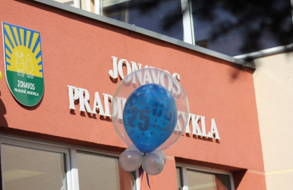 Jonavos mokyklos pasitiko Rugsėjo 1-ąją