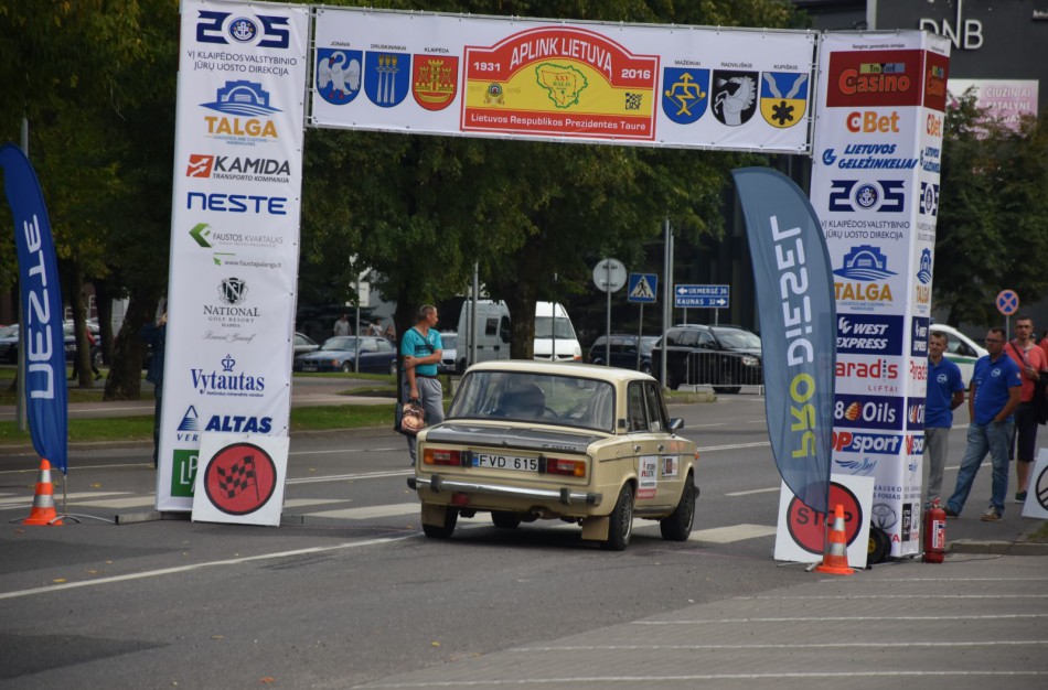 Ralio „Aplink Lietuvą“ dalyviai užsuko ir į Jonavą