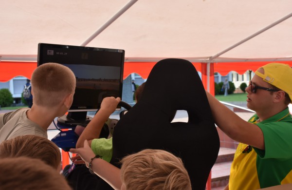 Ralio „Aplink Lietuvą“ dalyviai užsuko ir į Jonavą