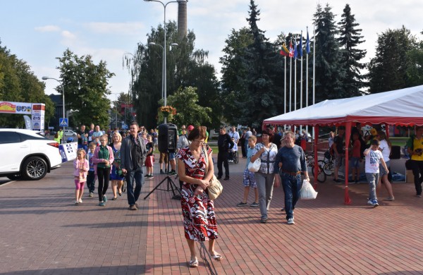 Ralio „Aplink Lietuvą“ dalyviai užsuko ir į Jonavą